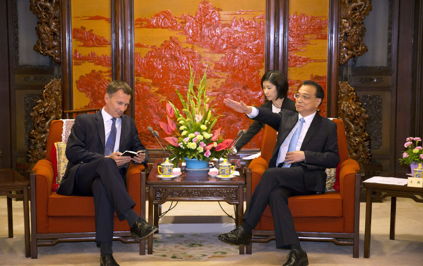 Джереми Хант во время официального визита в Китай. Фото Getty