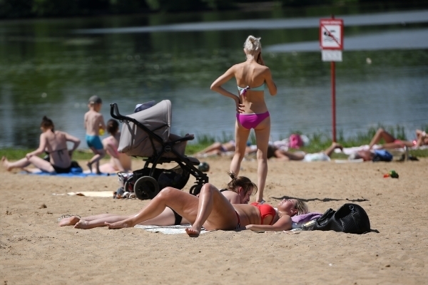 Сотрудник МЧС рассказал, как не утонуть на столичных пляжах. Фото РИА Новости