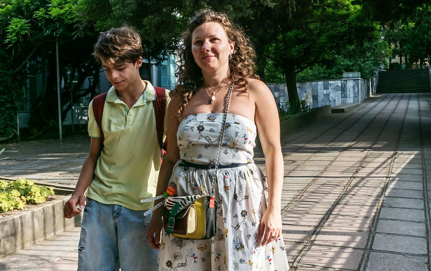 Анастасия с сыном Давидом на отдыхе в Крыму в июне 2018 года. Фото Дмитрий Дубинский