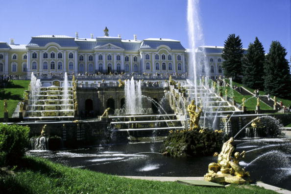 Китайские туристы массово ходят только в Эрмитаж, Екатерининский дворец в Пушкине и в Петергоф. Фото Getty
