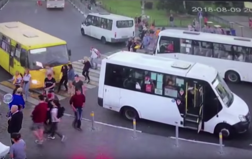Маршрутка Мытищи водитель ударил. Маршрутка Мытищи Королев Глобус.