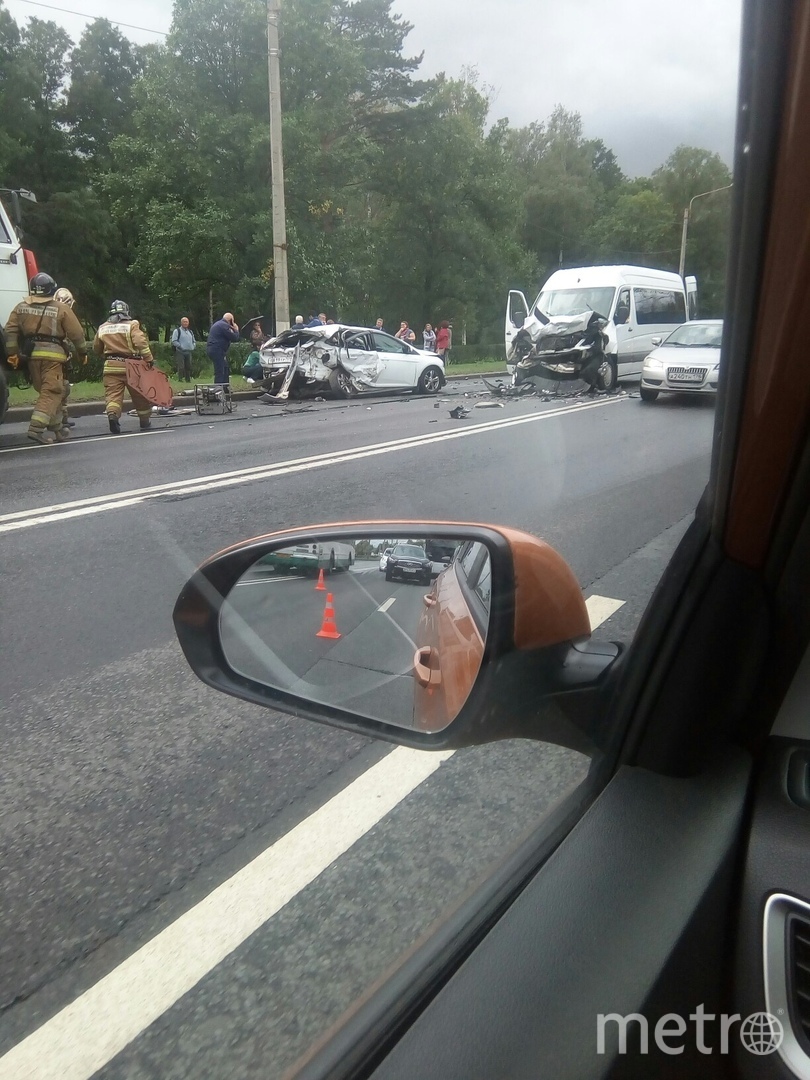 Парень с девушкой пострадали в жутком ДТП на Петергофском шоссе |  21.08.2018 | Санкт-Петербург - БезФормата