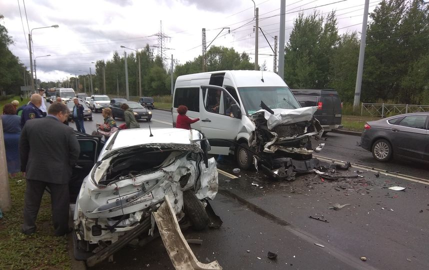авария под тулой 27 октября «мерседес спринтер» авария под тулой 27 октября «мерседес спринтер»