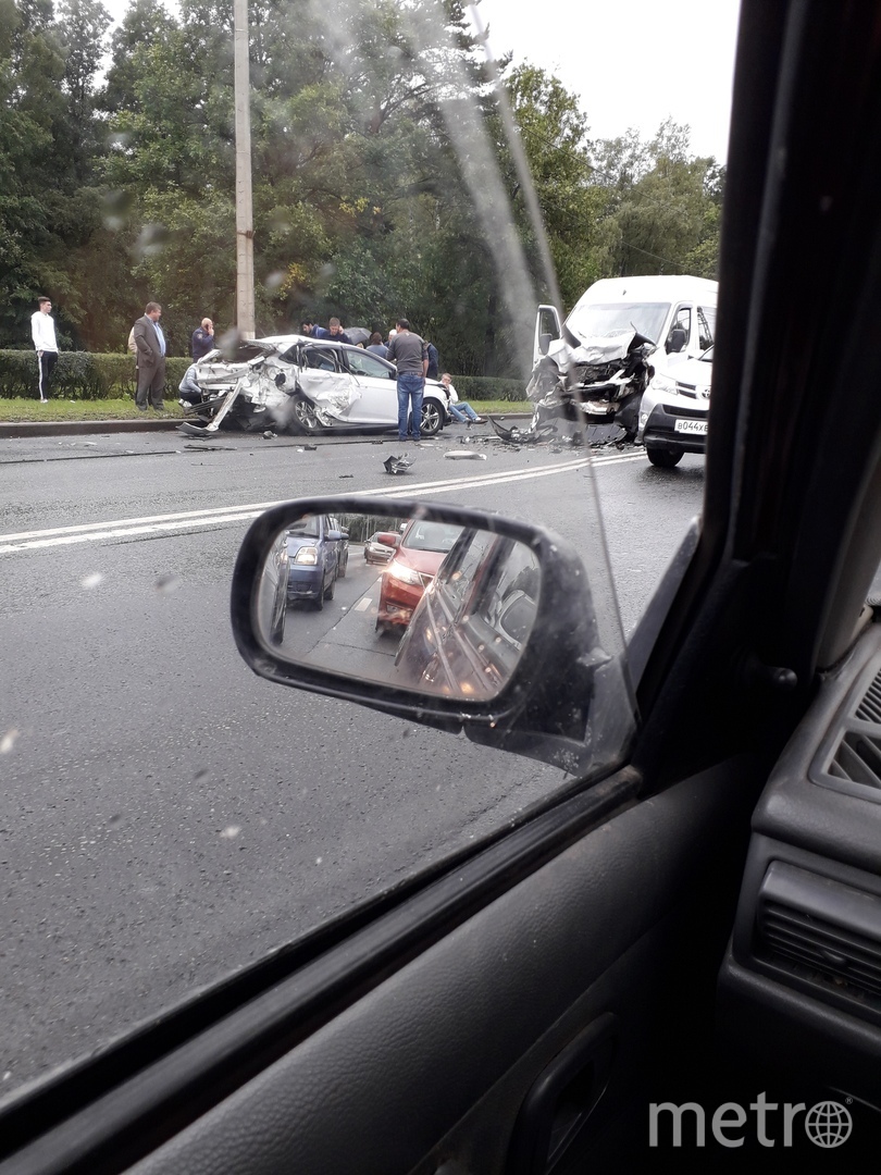 Парень с девушкой пострадали в жутком ДТП на Петергофском шоссе |  21.08.2018 | Санкт-Петербург - БезФормата