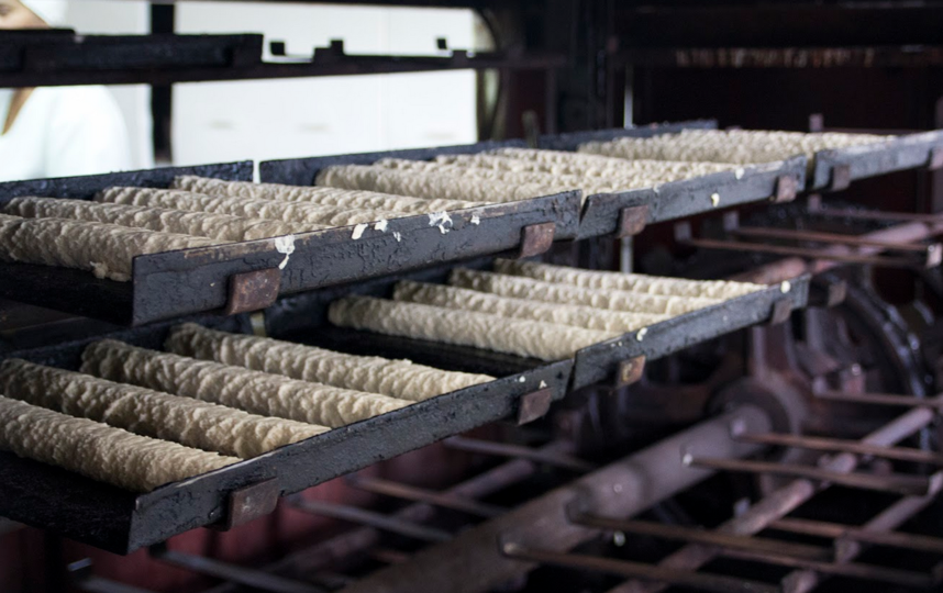 Сясьстройский хлебозавод изготавливает сухари, печенье и прочие хлебобулочные изделия, предназначенные для длительного хранения. Фото все - Анна Тихонова., "Metro"