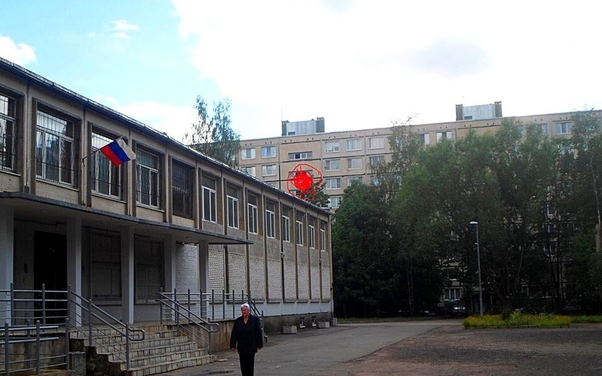 В Петербурге ликвидировали бордель напротив школы. Фото предоставлено активистами, vk.com