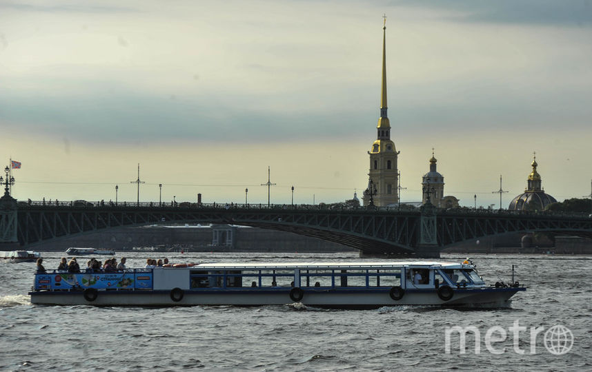 Вид набережных Петербурга, где есть высотные здания и строения. Фото "Metro"