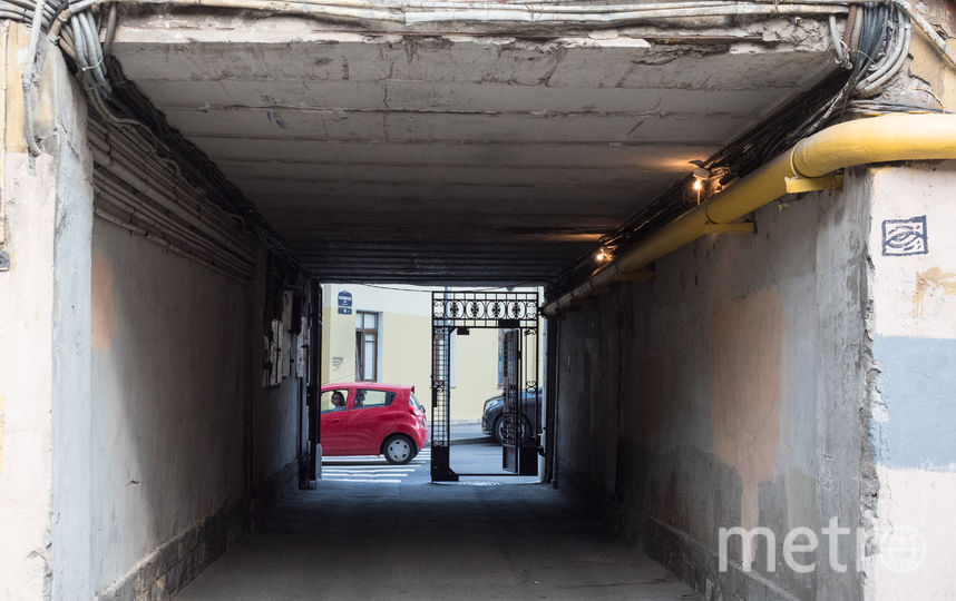 Дом и двор, где жил Майк Науменко. Фото Святослав Акимов., "Metro"