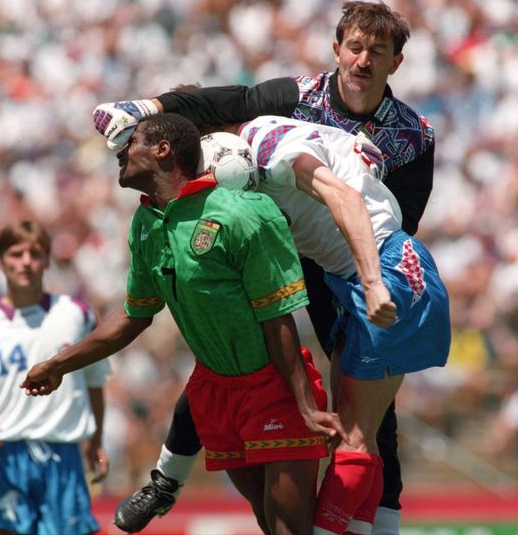 Станислав Черчесов защищал ворота сборной на матче с Камеруном на ЧМ-1994. Фото Getty