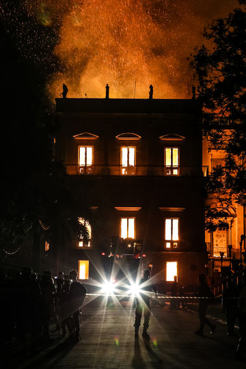 Пожар в Национальном музее Бразилии. Фото Getty