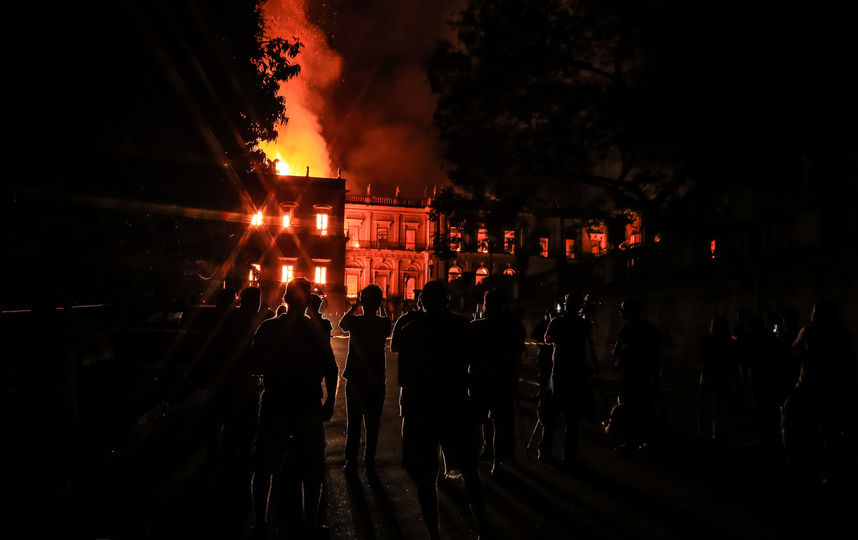 Пожар в Национальном музее Бразилии. Фото Getty