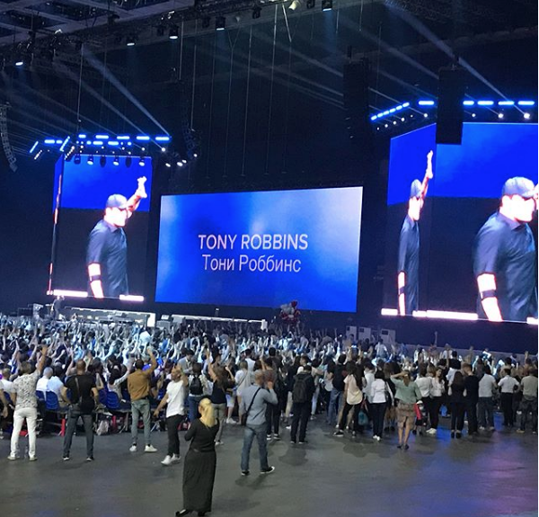 Семинар Тони Роббинса в "Олимпийском" посетили 26 тысяч человек. Фото Скриншот Instagram: rudenko0610