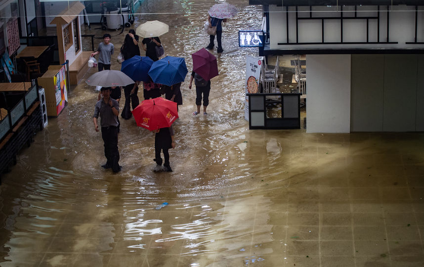 В Китае бушует страшный тайфун. Фото AFP
