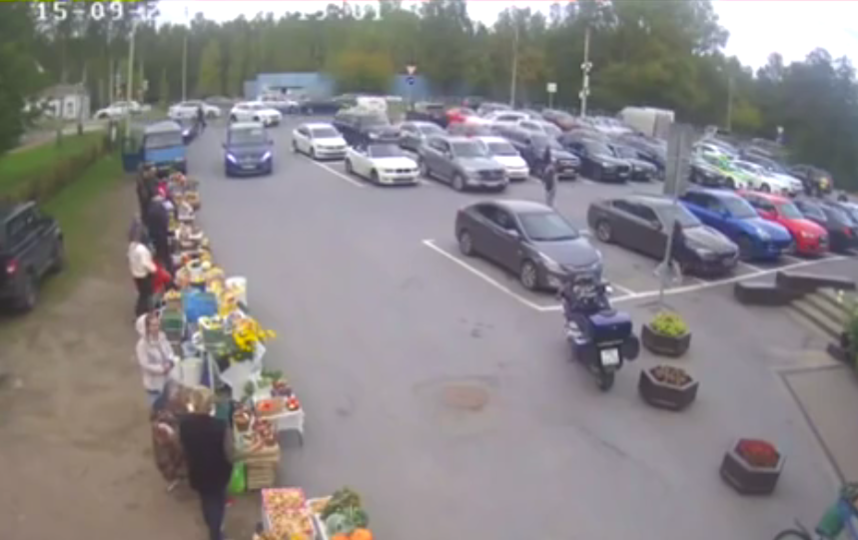 Внедорожник въехал в супермаркет в Петербурге: Жуткое видео, подробности. Фото Скриншот Youtube