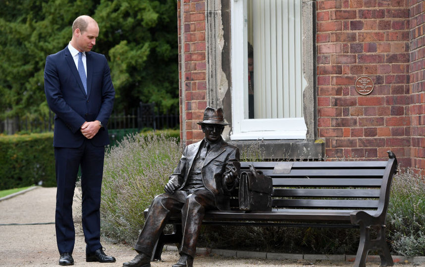 Принц Уильям представил скульптуру Фрэнсиса Фоли. Фото Getty