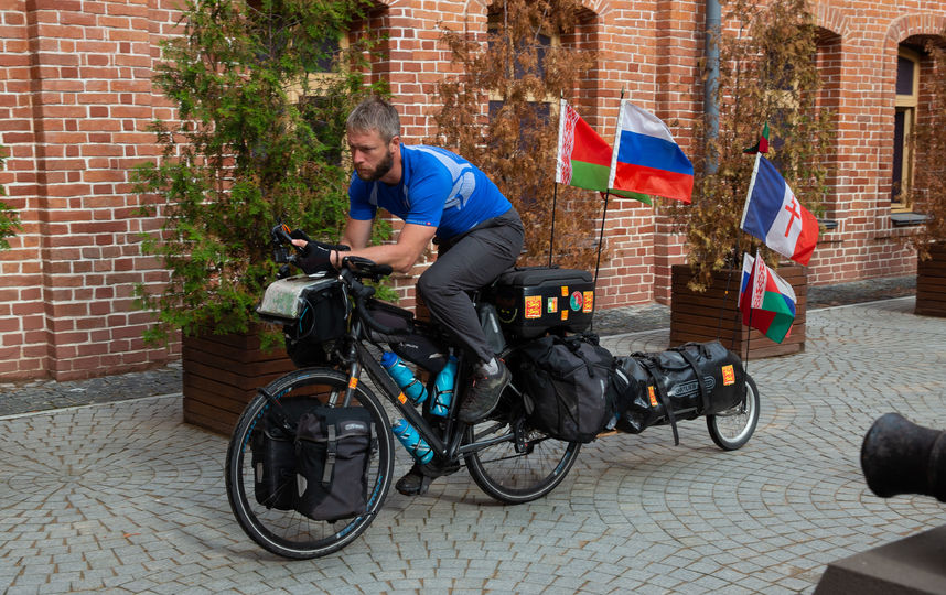 Француз пересёк Европу на велосипеде и закончил путешествие на Красной площади. Фото Василий Кузьмичёнок
