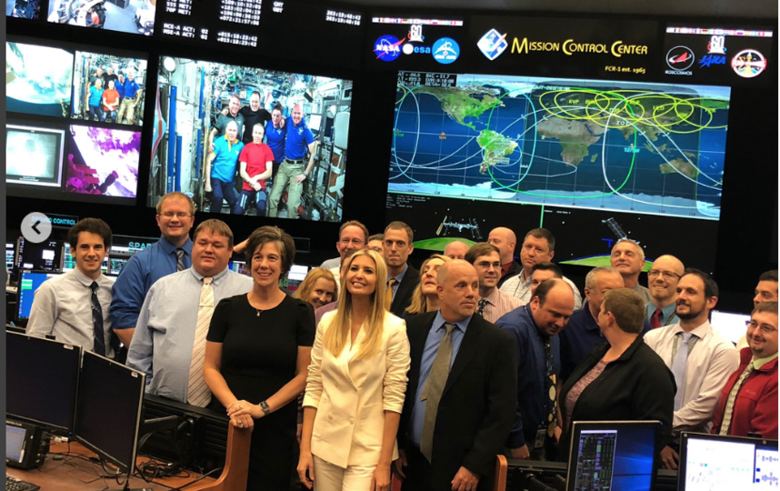 Иванка Трамп посетила космический центр. Фото instagram.com/ivankatrump