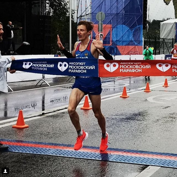 Победитель марафона - Степан Киселёв. Фото Скриншот Instagram @stepan_kiselev_run.