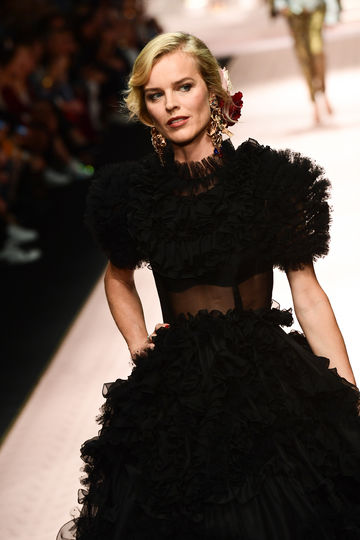 Топ-модель Ева Герцигова на показе Dolce&Gabbana. Фото AFP