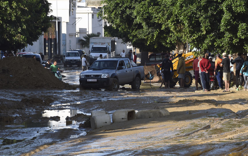 Последствия потопа в Тунисе. Фото AFP