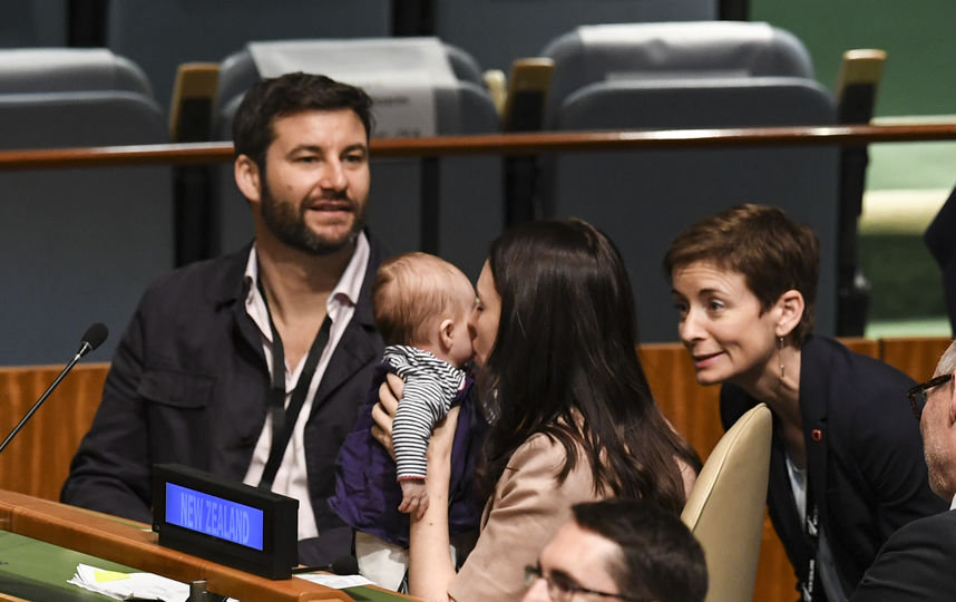 В Нью-Йорке проходит 73-я сессия Генассамблеи ООН. На фото: премьер-министр Новой Зеландии Джасида Арден принесла на слушания трёхмесячную дочь. Фото AFP