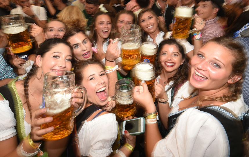 Праздник пива проходит весело. Фото AFP
