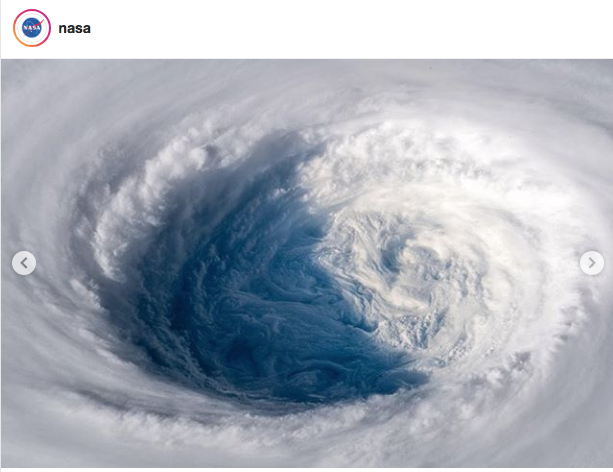 Фото супертайфуна. Фото Astro_Alex_ESA