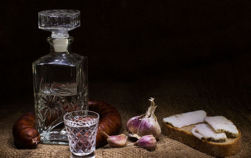 Сейчас МРЦ бутылки водки объёмом 0,5 л составляет 205 рублей, 0,5 л коньяка - 371 рубль, 0,75 шампанского - 164 рубля. Фото Pixabay