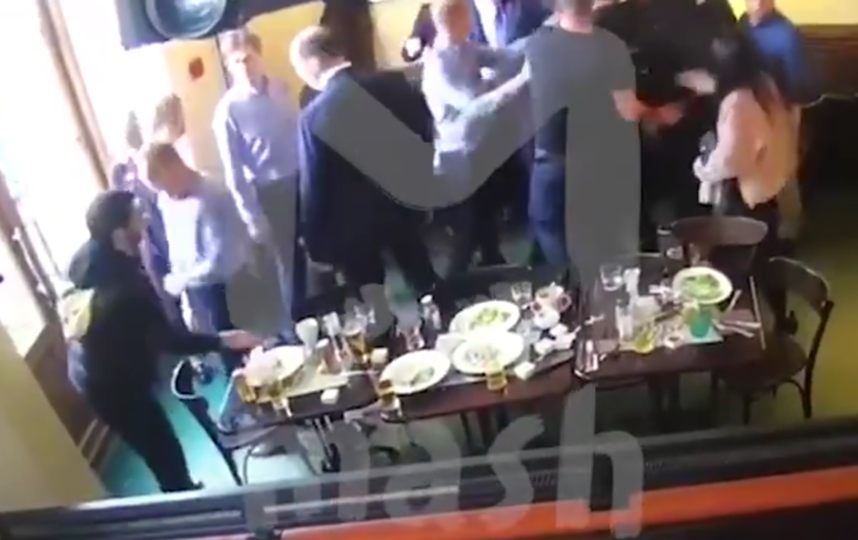 Драка в московском кафе, где участвовали Кокорин и Мамаев. Фото скриншот видео