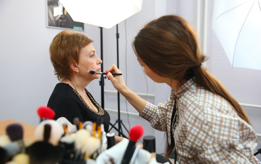 Процесс создания антивозрастного макияжа. Фото Василий Кузьмичёнок