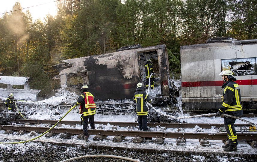 Поезд ICE загорелся во время движения. Фото Getty