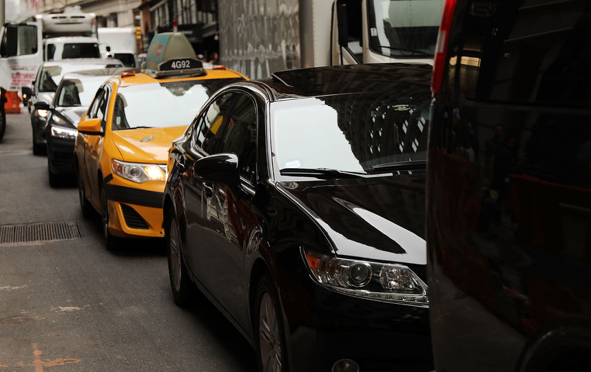 Водителя такси в Нью-Йорке обвиняют в похищении женщины и в мошенничестве. Фото Getty
