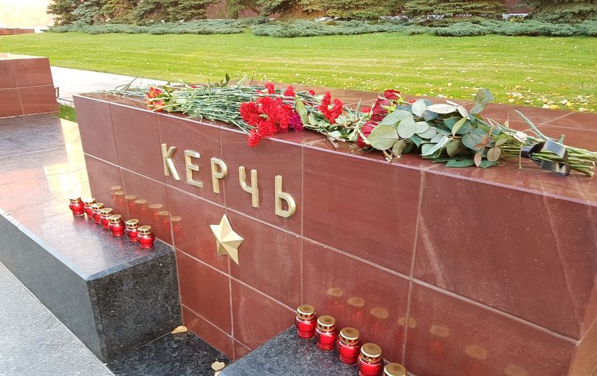 В Москве несут цветы в память о погибших. Фото Василий Кузьмичёнок
