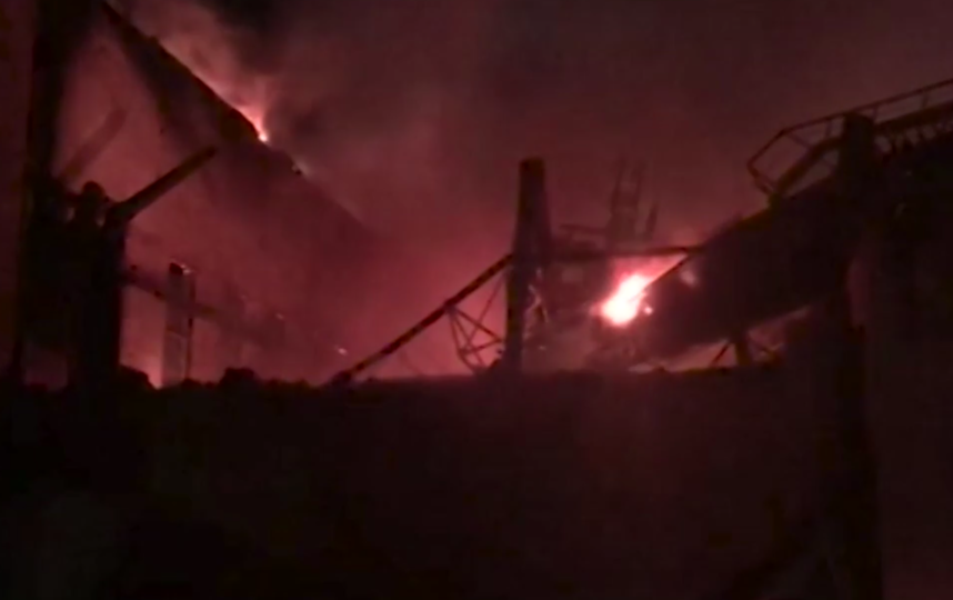 Пожар на заводе "Электроцинк" во Владикавказе локализовали. Фото скриншот видео www.5-tv.ru
