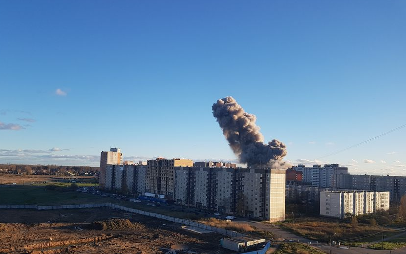 Главный инженер, обвиняемый по делу о взрыве на заводе "Авангард" в Гатчине Ленинградской области, отправлен под домашний арест. Фото https://vk.com/spb_today
