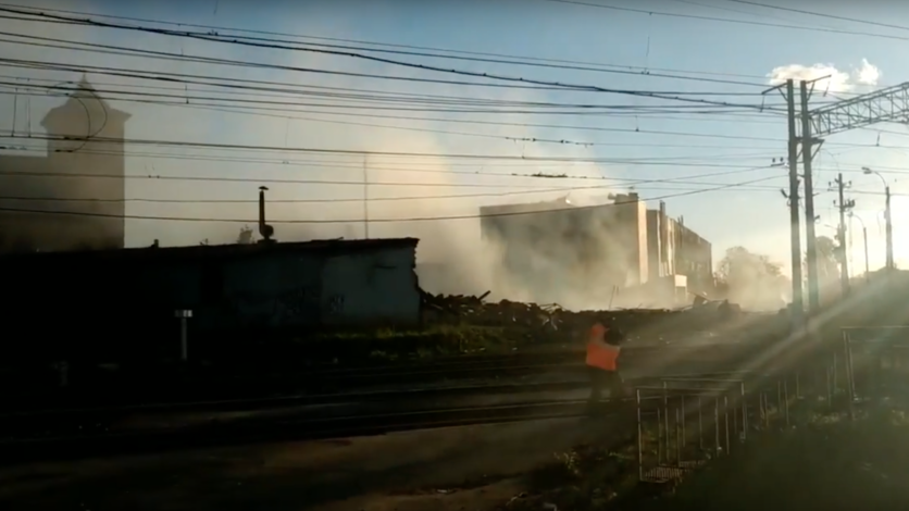 Главный инженер, обвиняемый по делу о взрыве на заводе "Авангард" в Гатчине Ленинградской области, отправлен под домашний арест. Фото Скриншот Youtube