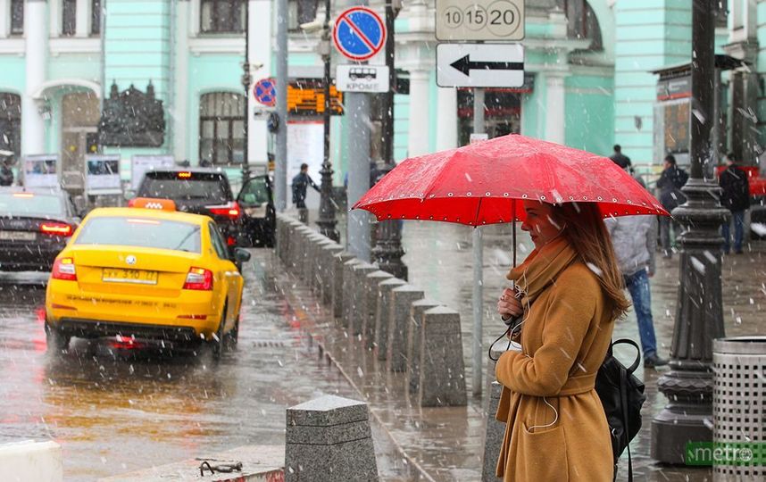 Москву ждут резкое падение атмосферного давления и снег. Фото Василий Кузьмичёнок