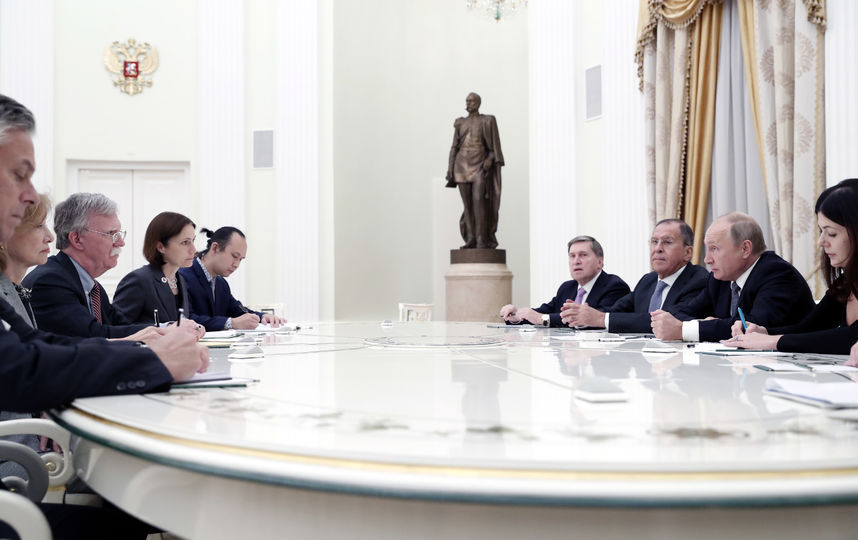 В Москве прошла встреча президента РФ Владимира Путина и Джона Болтона, советника президента США Дональда Трампа. Фото AFP