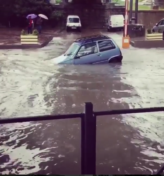 В Сети появляются ужасные фото и видео последствий потопа в Краснодарском крае. 