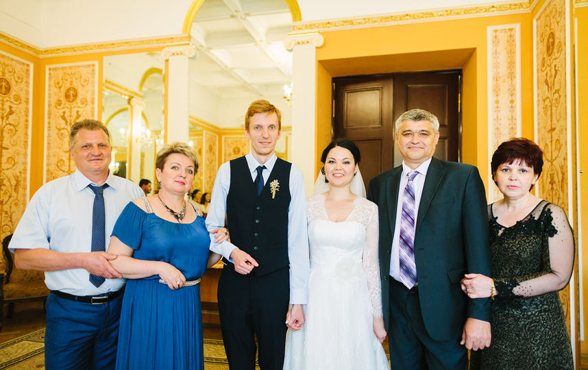 Семья Сосковых. Кирилл – в центре, его тёща Ирина - крайняя справа. Фото предоставил Кирилл Сосков