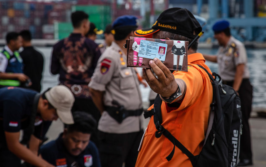 В Джакарте идет спасательная операция. Фото Getty
