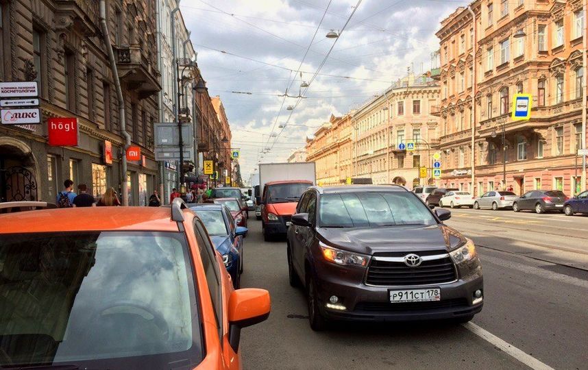 Активисты Петербурга проведут рейд по нарушениям правил парковки. Фото Красивый Петербург, vk.com