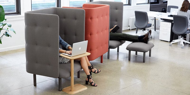 Гаджеты, которые помогут вам сконцентрироваться на работе. На фото: Lounge Chair. Фото Предоставлено организаторами