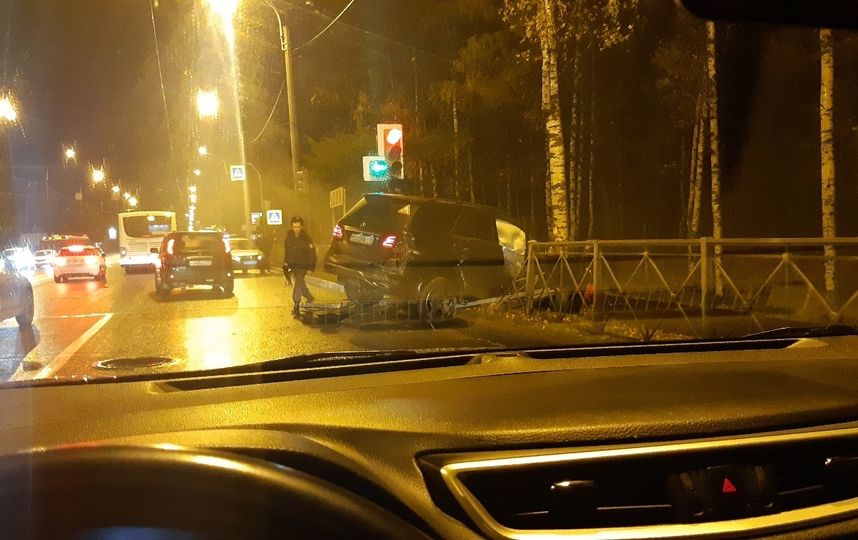 ДТП произошло на проспекте Тореза в Петербурге. Фото vk.com