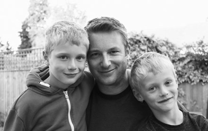 Том с сыновьями. Фото Предоставлено автором