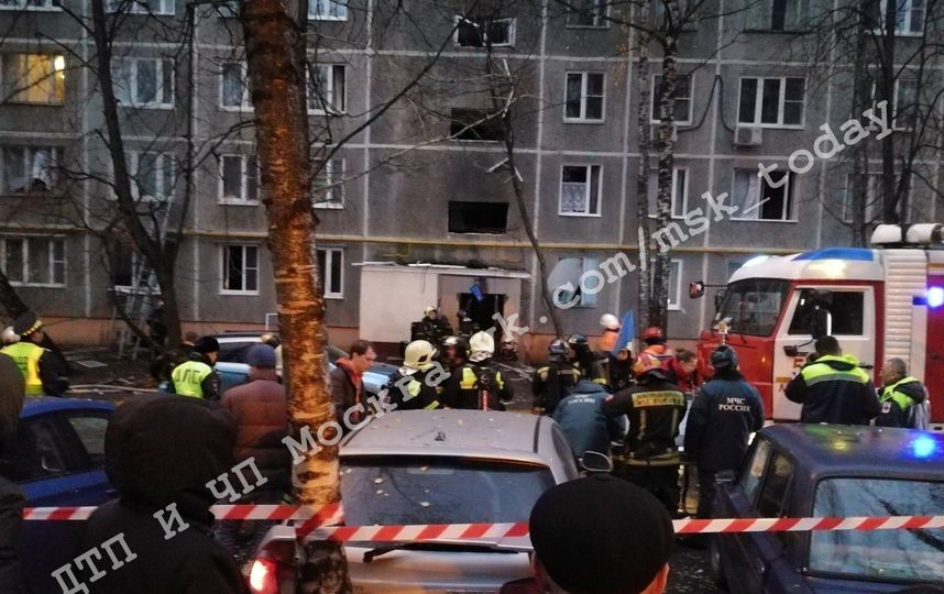 На юго-западе Москвы загорелся жилой дом: Есть пострадавшие. Фото ДТП и ЧП | Москва и МО Онлайн | МСК, vk.com