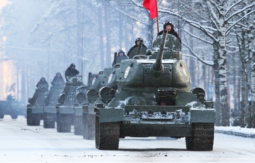 Военный парад в Петербурге вызвал жёсткие споры. Фото пресс-служба зво