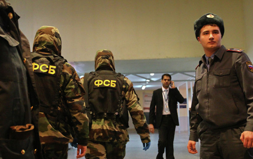 ФСБ сообщила о предотвращении "целого ряда" нападений на российские школы в октябре после массового убийства в Керченском колледже. Фото РИА Новости