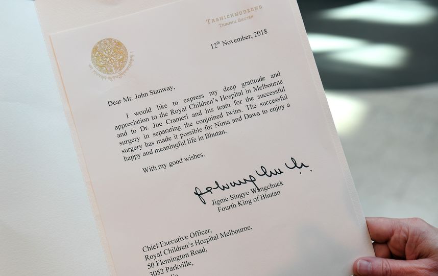 Письмо бывшего короля Бутана. Фото AFP