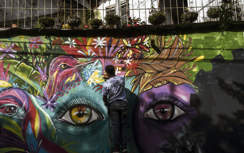 Фестиваль граффити прошёл в колумбийском Сан-Карлосе. Фото AFP